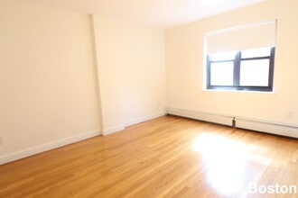 23 Auburn St in Brookline, MA - Building Photo - Building Photo