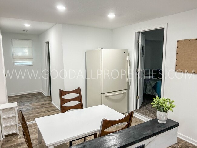 5000 SW 8th St in Des Moines, IA - Building Photo - Building Photo