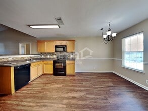 1104 S Hampton Close in Antioch, TN - Building Photo - Building Photo