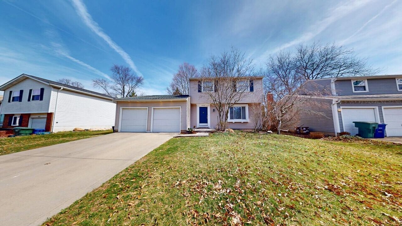 8760 Scarsdale Blvd in Powell, OH - Building Photo