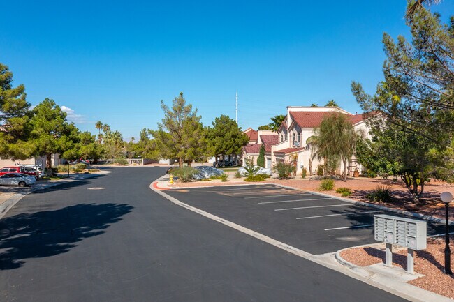 4404-4410 Tomer Ln in Las Vegas, NV - Building Photo - Building Photo