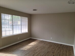 5031 Lindale Dr in Wichita Falls, TX - Building Photo - Building Photo