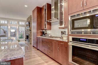 5206 Willet Bridge Ct in Bethesda, MD - Building Photo - Building Photo