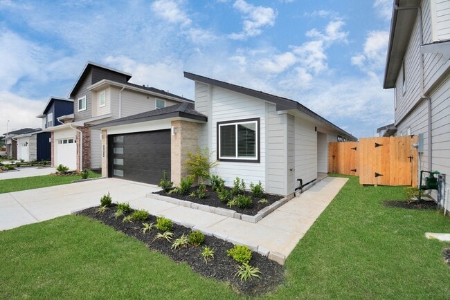 property at 12814 Heddington Grv Ln