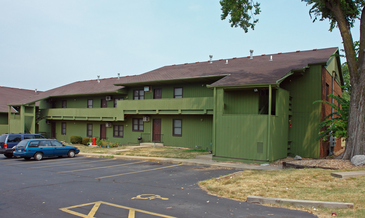 Summerwood Place Apartments in Springfield, MO - Building Photo