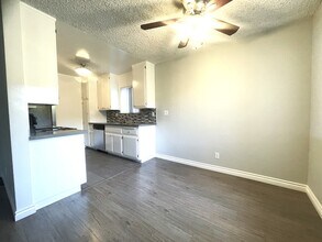 10914 Rose Ave in Los Angeles, CA - Foto de edificio - Building Photo