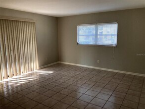 6009 Ambassador Dr in Tampa, FL - Building Photo - Building Photo