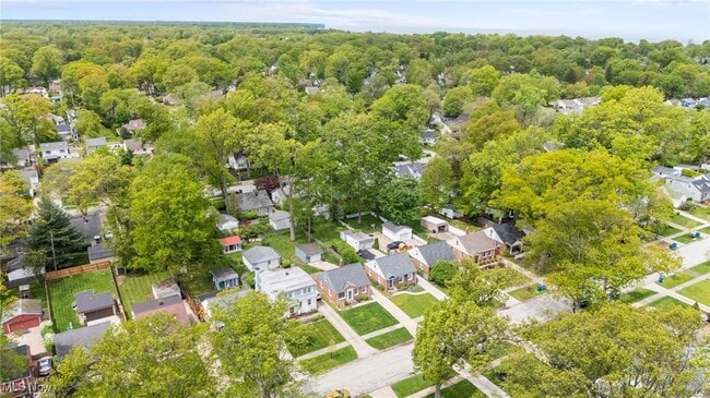 574 Huntmere Dr in Bay Village, OH - Building Photo - Building Photo