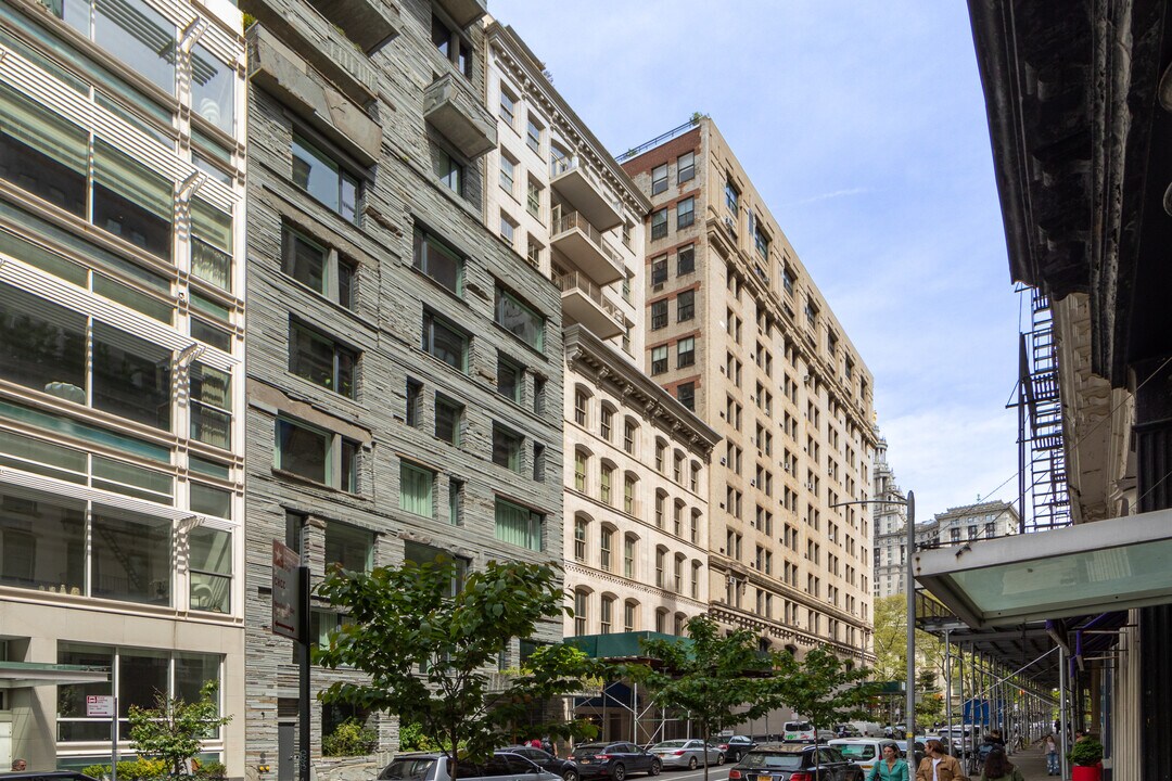 8-10 Warren St in New York, NY - Foto de edificio
