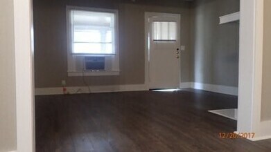 5736 Worth St in Dallas, TX - Building Photo - Building Photo