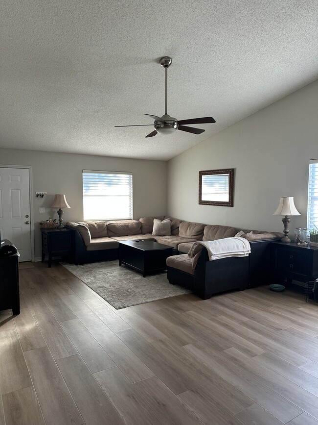 property at 198 Somerset Cir N