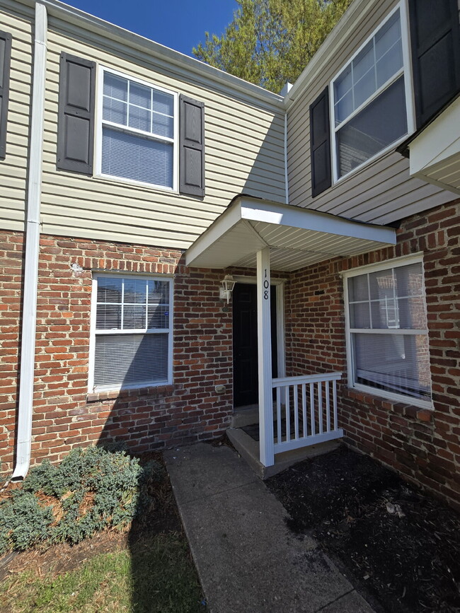 property at 3506 E Richmond Rd