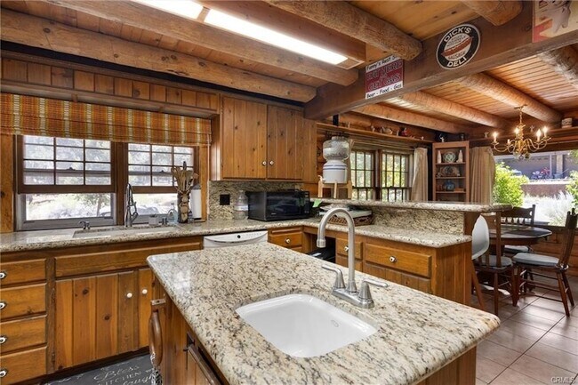 2712 Tirol Dr, Unit 3008 in Frazier Park, CA - Foto de edificio - Building Photo