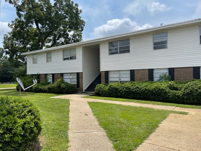 Citronelle Square