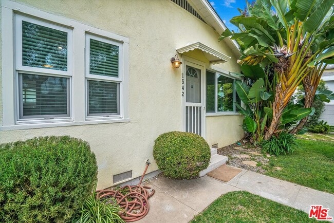 1542 Harvard St in Santa Monica, CA - Building Photo - Building Photo