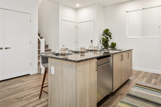 Elux at McQueen in Chandler, AZ - Building Photo - Building Photo