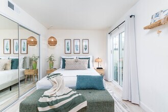 945 5th Ave in San Diego, CA - Foto de edificio - Building Photo