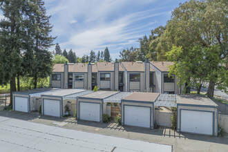 40240-40248 Grimmer Blvd in Fremont, CA - Building Photo - Primary Photo