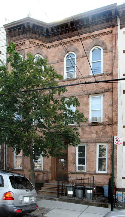 316 Menahan St in Brooklyn, NY - Building Photo