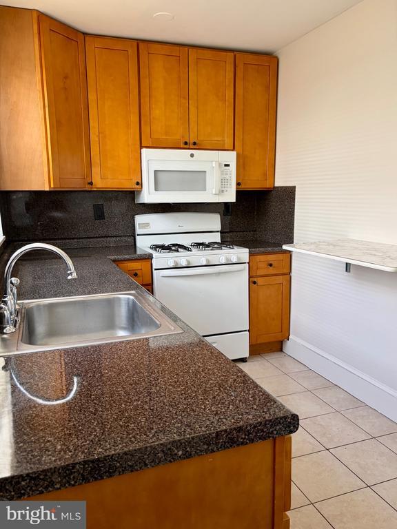 355 Mercy St in Philadelphia, PA - Building Photo - Building Photo