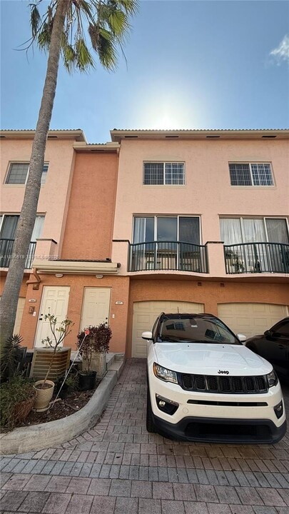 2107 SE 10th Ave in Fort Lauderdale, FL - Building Photo