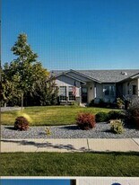 388 W Harris St in Meridian, ID - Building Photo