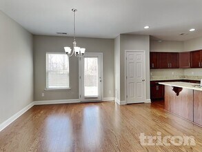 176 Bexley Way in White House, TN - Foto de edificio - Building Photo