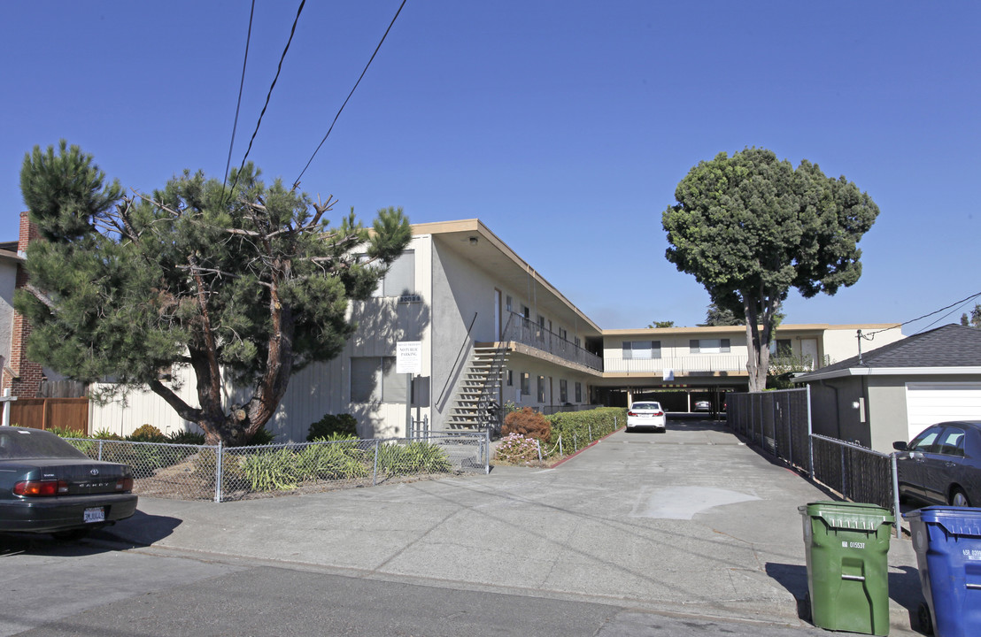 20086 Wisteria St in Castro Valley, CA - Building Photo