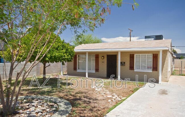 property at 2037 N 21st Pl