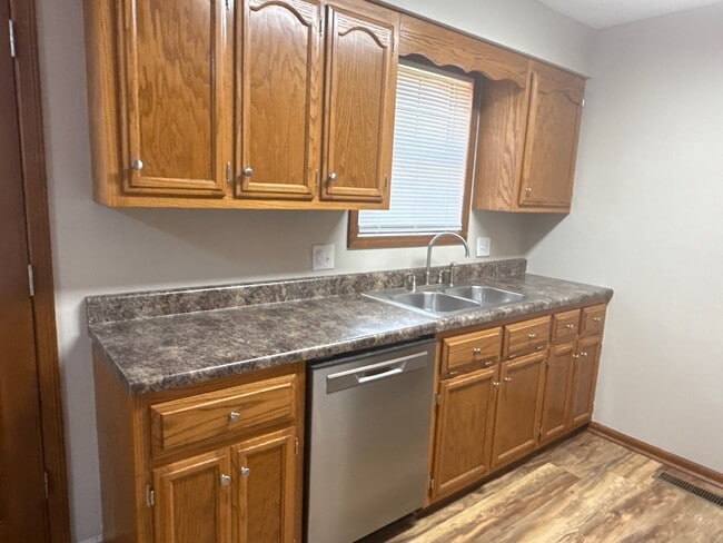 22 Dean Cv in Jackson, TN - Foto de edificio - Building Photo