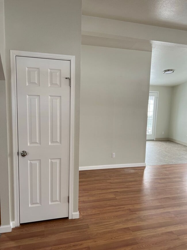 3253 W Hills Rd in Philomath, OR - Building Photo - Building Photo