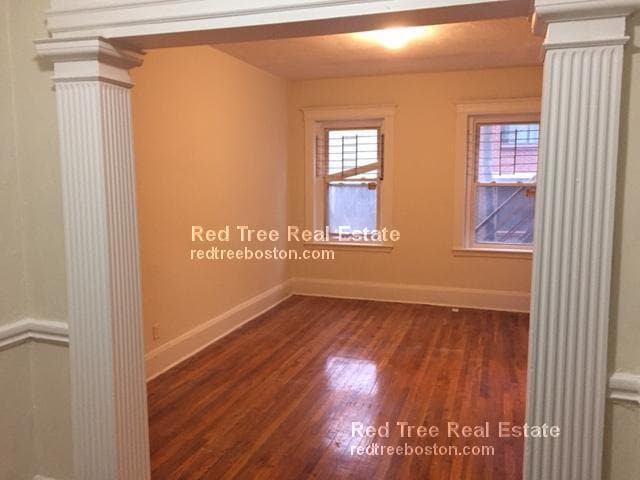 1334 Commonwealth Ave, Unit 4 in Boston, MA - Foto de edificio - Building Photo