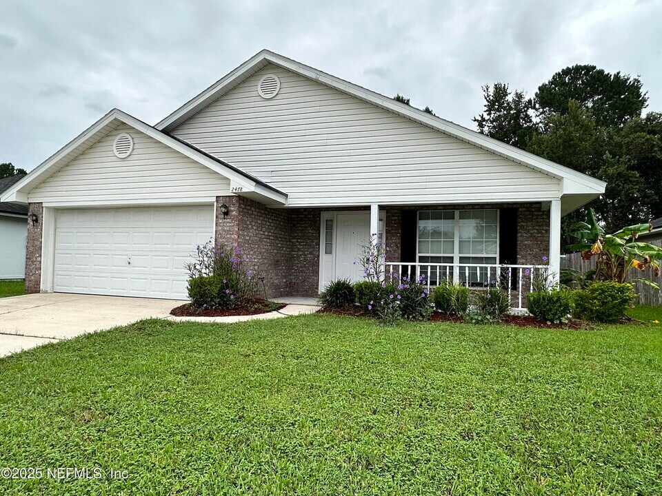 2478 Aloha Ln in Middleburg, FL - Building Photo