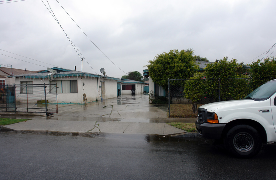 3861 W 111th Pl in Inglewood, CA - Building Photo