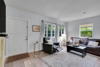 618 86th St in Miami Beach, FL - Foto de edificio - Building Photo