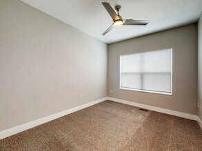 317 Washington Ave in Ames, IA - Foto de edificio - Building Photo