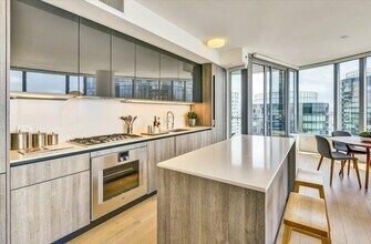 201 Folsom St in San Francisco, CA - Building Photo - Building Photo