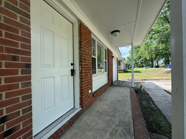 652 Monagan St in Fayetteville, NC - Building Photo - Building Photo