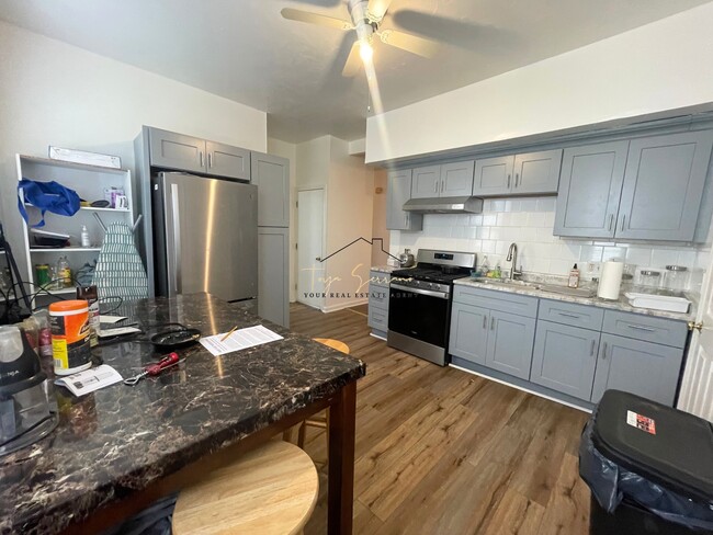 13 Rosseter St, Unit 1 in Boston, MA - Building Photo - Building Photo