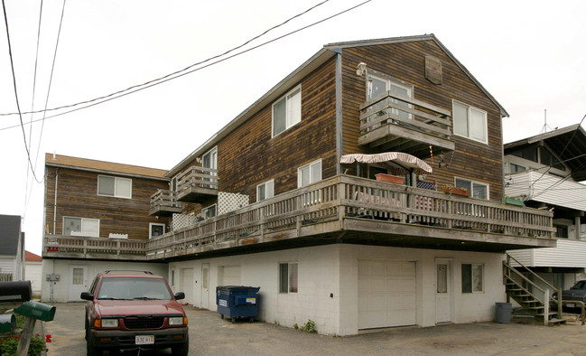 24 Atlantic Ave in Salisbury, MA - Foto de edificio - Building Photo