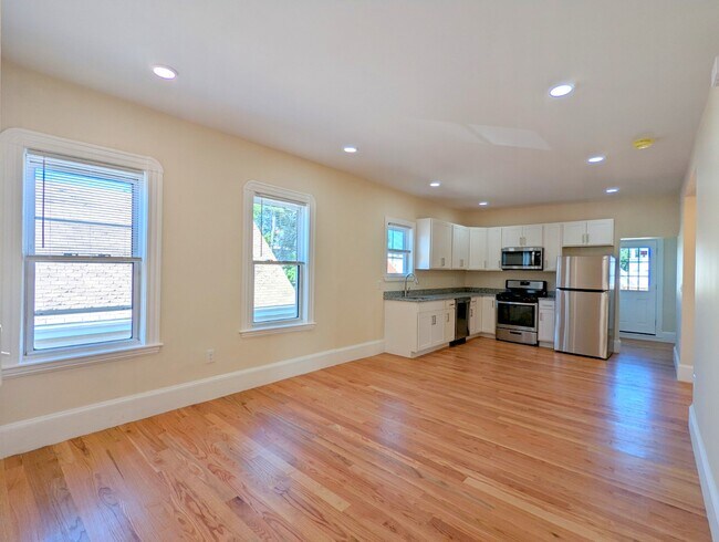 73 Merriam St, Unit 3 in Somerville, MA - Building Photo - Building Photo