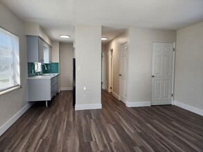 5614 Gulfport Blvd S in Gulfport, FL - Building Photo - Building Photo