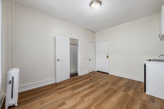 The Charleston Apartments- Great Studio and One Bedroom Apartment Home for Rent Near Downtown LA! in Los Angeles, CA - Foto de edificio - Interior Photo