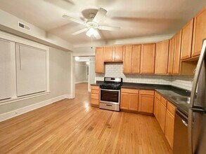 908 W Waveland Ave, Unit 1 in Chicago, IL - Building Photo - Building Photo