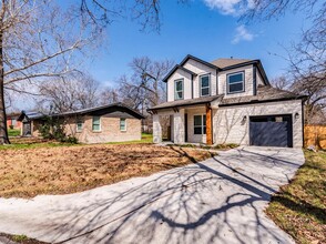 1108 Floradale Dr in Austin, TX - Building Photo - Building Photo