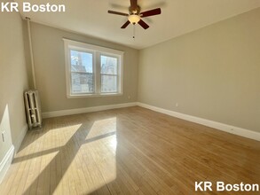 8 Farrington Ave, Unit 1 in Boston, MA - Building Photo - Building Photo