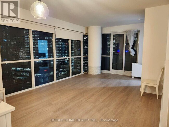 1 The Esplanade in Toronto, ON - Building Photo - Building Photo