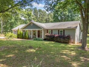 5325 Union Church Rd in Flowery Branch, GA - Building Photo - Building Photo