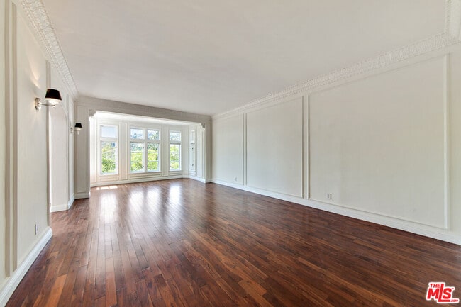 1360 N Crescent Heights Blvd in West Hollywood, CA - Building Photo - Building Photo