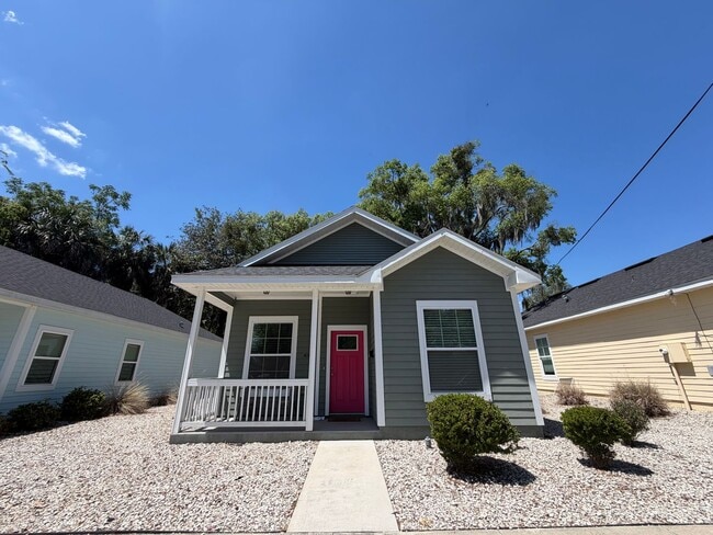 property at 416 NW 1st St